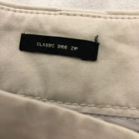 Talbots Pants Chino Womens Size 4 Stretch Khaki capris. C - Picture 4 of 7